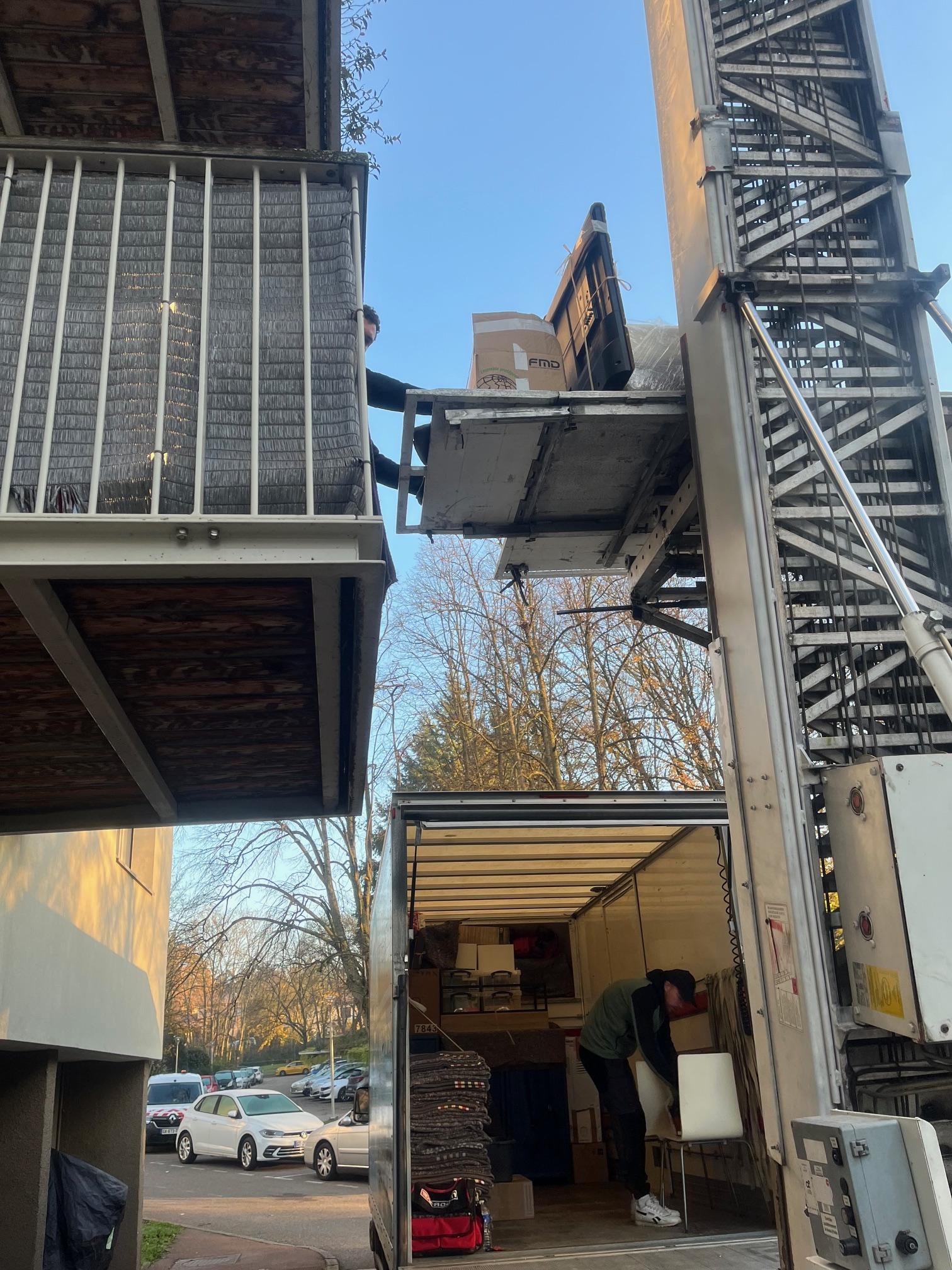 demenagement-monte-meubles-Ecully